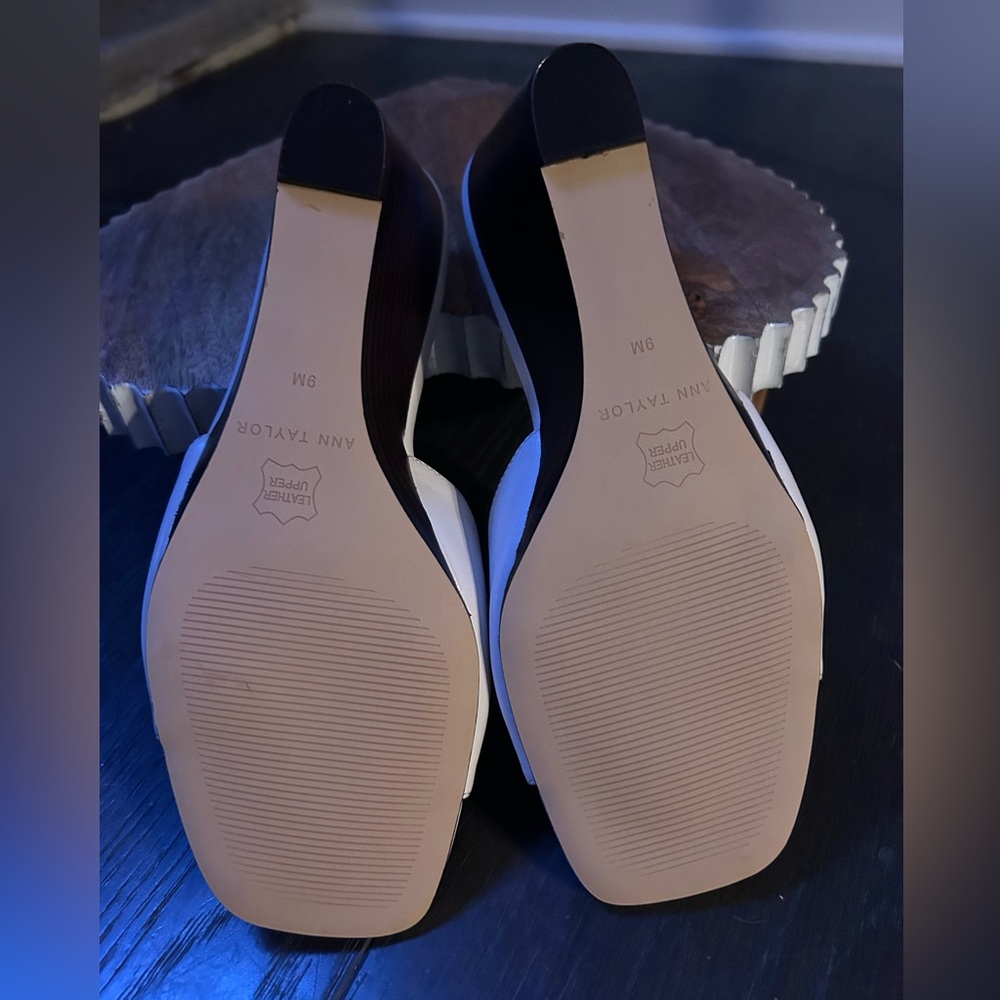 Ann Taylor White Mules with Black Heel - Picture 4 of 7